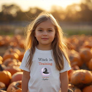 パーソナライズされた魔女見習い - ハロウィン トドラーTシャツ