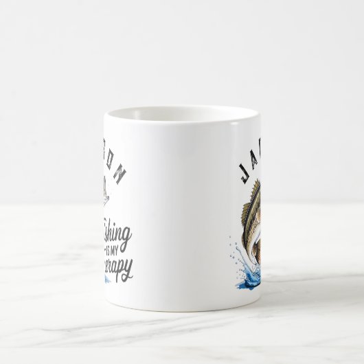 パーソナライズされた魚釣りは私のセラピー コーヒーマグカップ (中央)