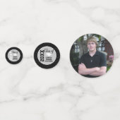 パーソナライズされた黒銀卒業 コンフェッティ (正面)