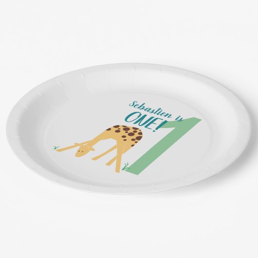 パーソナライズされた1歳の誕生日モダンイエローキリン ペーパープレート (アングル)