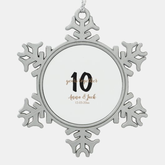 パーソナライズされた10シンプル年記念日 スノーフレークピューターオーナメント (正面)