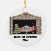 パーソナライズされた,赤い飛行機と木,初めてのクリスマス セラミックオーナメント (裏面)