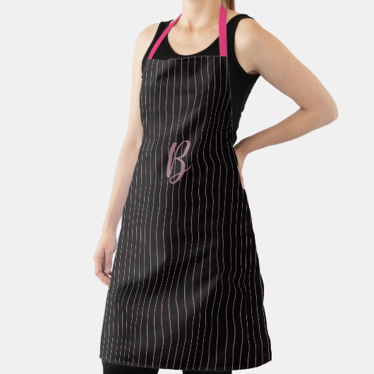 パーソナライズされた/黒とピンクのエプロンの初期ストライプの化 エプロン (インサイチュ)