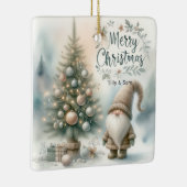 パーソナライズされた whimsical ノームのクリスマスツリー セラミックオーナメント (右)