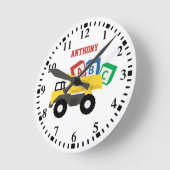 パーソナライズされたABCダンプトラック建築トラック ラウンド壁時計 (傾斜)