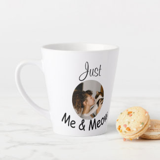 「パーソナライズされたJust Me and Meow」写真テンプレート- カフェラテマグ