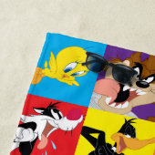 パーソナライズされたLOONEY TUNES™キャラクターグリッド ビーチタオル (インサイチュ)
