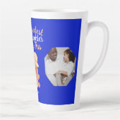 パーソナライズされたMama & Sweetestの娘の名前の写真 カフェラテマグ (右)