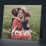 パーソナライズされたMom Photo Love Script フォトプラーク<br><div class="desc">彼女は日々見ることができる思慮深い贈り物を愛する。子どもや家族と一緒に彼女の大切な写真を取り入れカスタマイズて、この写真を簡単に持つ。甘味とスタイルのtouchをエレガント表すフォントに「愛」という言葉を取り入モダンれる。彼女が思い出すギフトで彼女楽しむを喜ばせる。母の日、彼女の誕生日、クリスマス、または単に理由。</div>