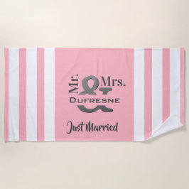 「パーソナライズされたMr. & Mrs.」たった今結婚しました/記念日 ビーチタオル