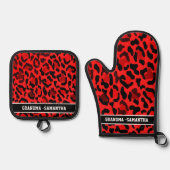 パーソナライズされたRed Leopard Printおばあちゃんの名前 鍋つかみ&鍋敷きセット (正面)