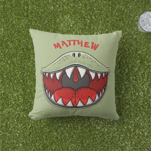 パーソナライズされたTレックス恐竜の口の緑の子供の名前 アウトドアクッション (芝生)