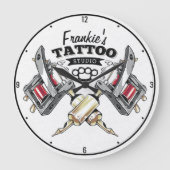 パーソナライズされたTattoo Artist旧学校機械店 ラージ壁時計 (正面)