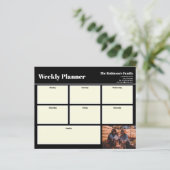 パーソナライズされたYour Photo Weeklyプランナープレーンブラック (スタンド正面)