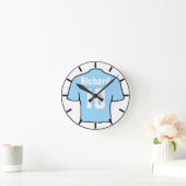 パーソナライズするサッカーファンシャツ。 ラウンド壁時計 (ホーム)