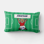 パーソナライズでかわいいサッカーのテディー・ベア(赤い) ランバークッション (裏面)