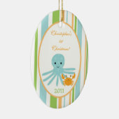 パーソナライズでカスタムなオーナメントのストライプのな海の海 セラミックオーナメント (右)