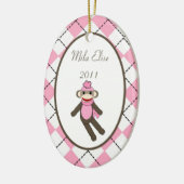 パーソナライズでカスタムなオーナメントのピンクのソックス猿 セラミックオーナメント (左)