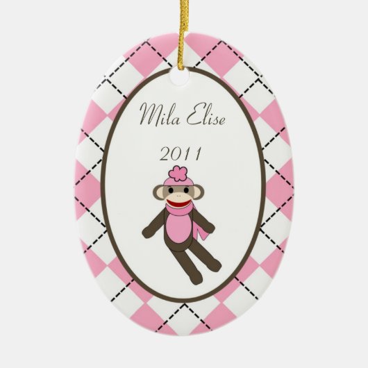 パーソナライズでカスタムなオーナメントのピンクのソックス猿 セラミックオーナメント (正面)