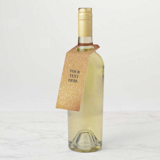 パーソナライズでフェイクな金ゴールドのグリッターのプリントの紙 ボトルネックタグ (アングル)