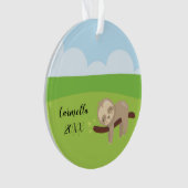 パーソナライズで眠い怠惰に名前及び年を加えて下さい オーナメント (正面)