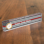 パーソナライズで薄い赤線米国旗の表示 デスクネームプレート (側面)