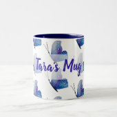 パーソナライズで青い蝶   ツートーンマグ ツートーンマグカップ (中央)