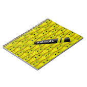 パーソナライズで黄色いソフトボールパターン ノートブック (左側)