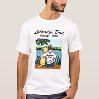 パーソナライズで黄色いラブラドールおよびパパのTシャツ Tシャツ