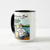 パーソナライズで黄色いラブラドールおよびパパ マグカップ (正面左)