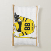 パーソナライズで黄色および黒いアイスホッケージャージー アクセントクッション (裏面(縦))