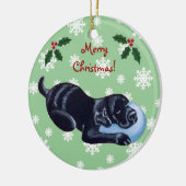 パーソナライズで黒いラブラドールのクリスマス セラミックオーナメント (左)