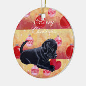 パーソナライズで黒い実験室の子犬のクリスマス セラミックオーナメント (左)