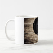 パーソナライズで黒い実験室犬の写真および犬の名前 コーヒーマグカップ (左)