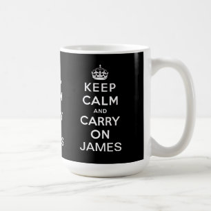 パーソナライズで黒いKeep Calm and Carry On コーヒーマグカップ
