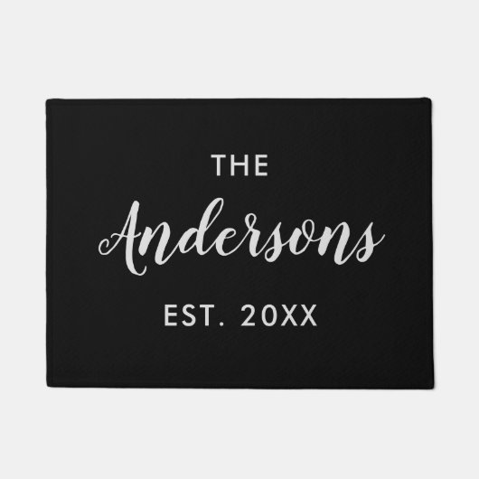 パーソナライズで黒く結婚したな名前の歓迎のドア・マット ドアマット (正面)