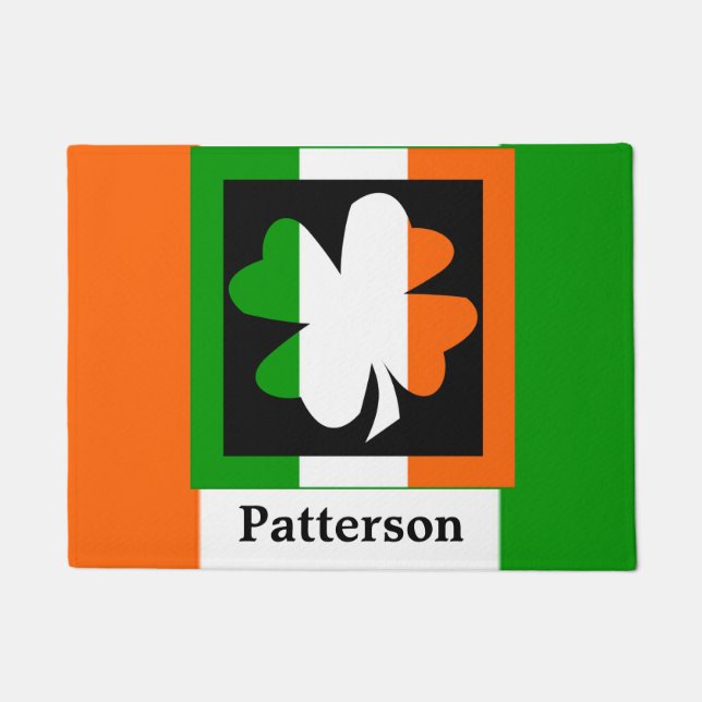 パーソナライズなアイルランドの旗のシャムロックの正方形 ドアマット (正面)