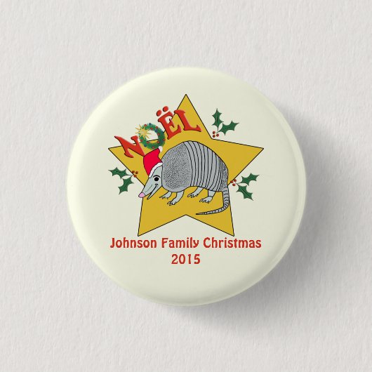 パーソナライズなアルマジロのサンタの星のクリスマス 缶バッジ (正面)