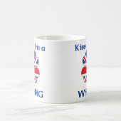 パーソナライズなイギリスは私によってが白亜である私に接吻します コーヒーマグカップ (中央)