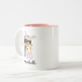 パーソナライズなイースターのウサギの女の子のマグの暗い皮の毛 ツートーンマグカップ (正面左)