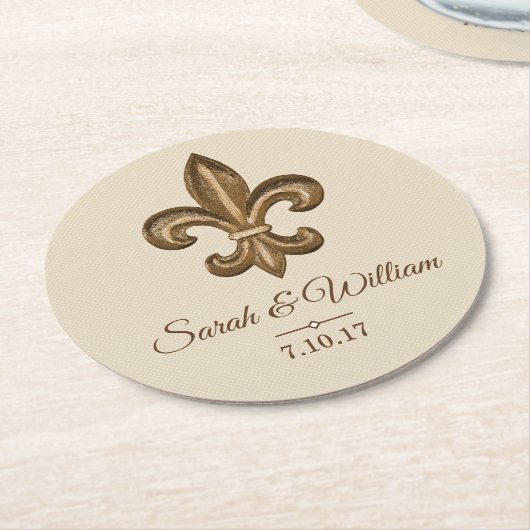 パーソナライズなエレガントな金ゴールドの(紋章の)フラ・ダ・リ及び暗灰色| ラウンドペーパーコースター (アングル)