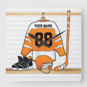 パーソナライズなオレンジおよび白いアイスホッケージャージー スクエア壁時計 (正面)