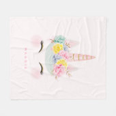 パーソナライズなガーリーな花のユニコーンのピンクの金ゴールド フリースブランケット (正面(横))