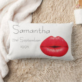 パーソナライズなキスの唇の誕生日 ランバークッション (ブランケット)