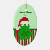パーソナライズなクリスマスのカエルのオーナメント セラミックオーナメント (右)