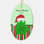 パーソナライズなクリスマスのカエルのオーナメント セラミックオーナメント (左)