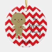 パーソナライズなクリスマスのジンジャーブレッド家族のオーナメント セラミックオーナメント (正面)