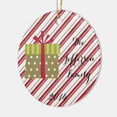 パーソナライズなクリスマスプレゼント家族のオーナメント セラミックオーナメント (左)