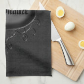 パーソナライズなゴシック様式オーナメントの黒の台所タオル キッチンタオル (四つ折り)