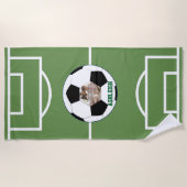 パーソナライズなサッカーボールおよび分野の写真テンプレート ビーチタオル (正面)